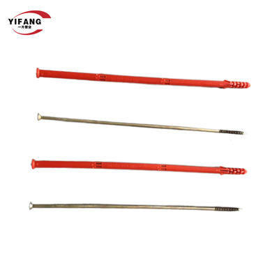 Altération superficielle par les agents des ancres de mur creuses en plastique de résistance, marteau dans des ancres de cloison sèche